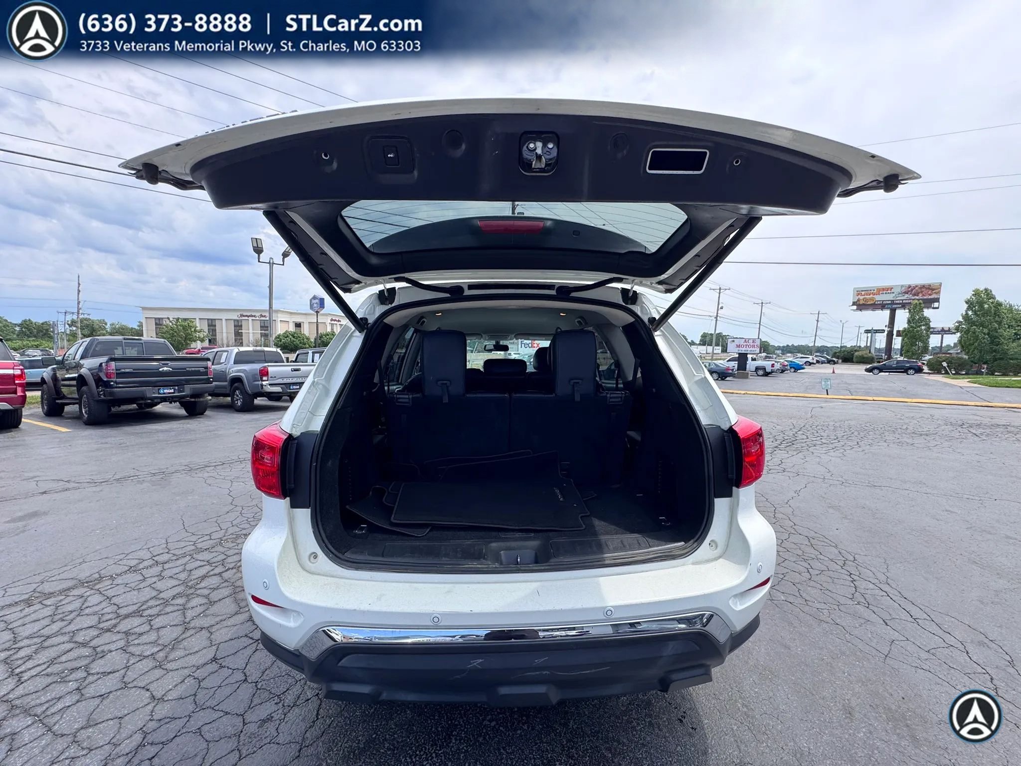 Used 2020 Nissan Pathfinder SL AWD/4WD image 13