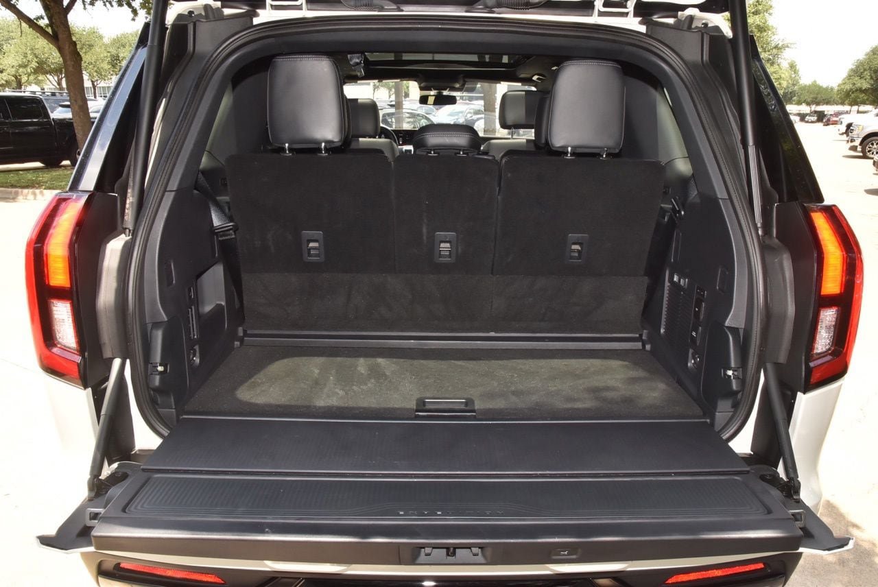 Certified 2025 Ford Expedition Platinum w/ Stealth Performance Package AWD/4WD image 39