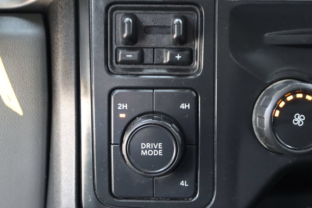 Used 2025 Ford F350 XLT AWD/4WD image 30