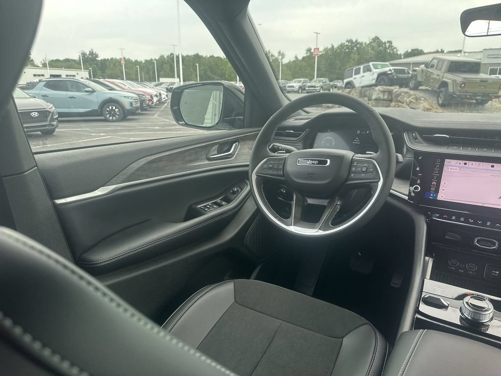 New 2026 Jeep Grand Cherokee L 4WD image 15