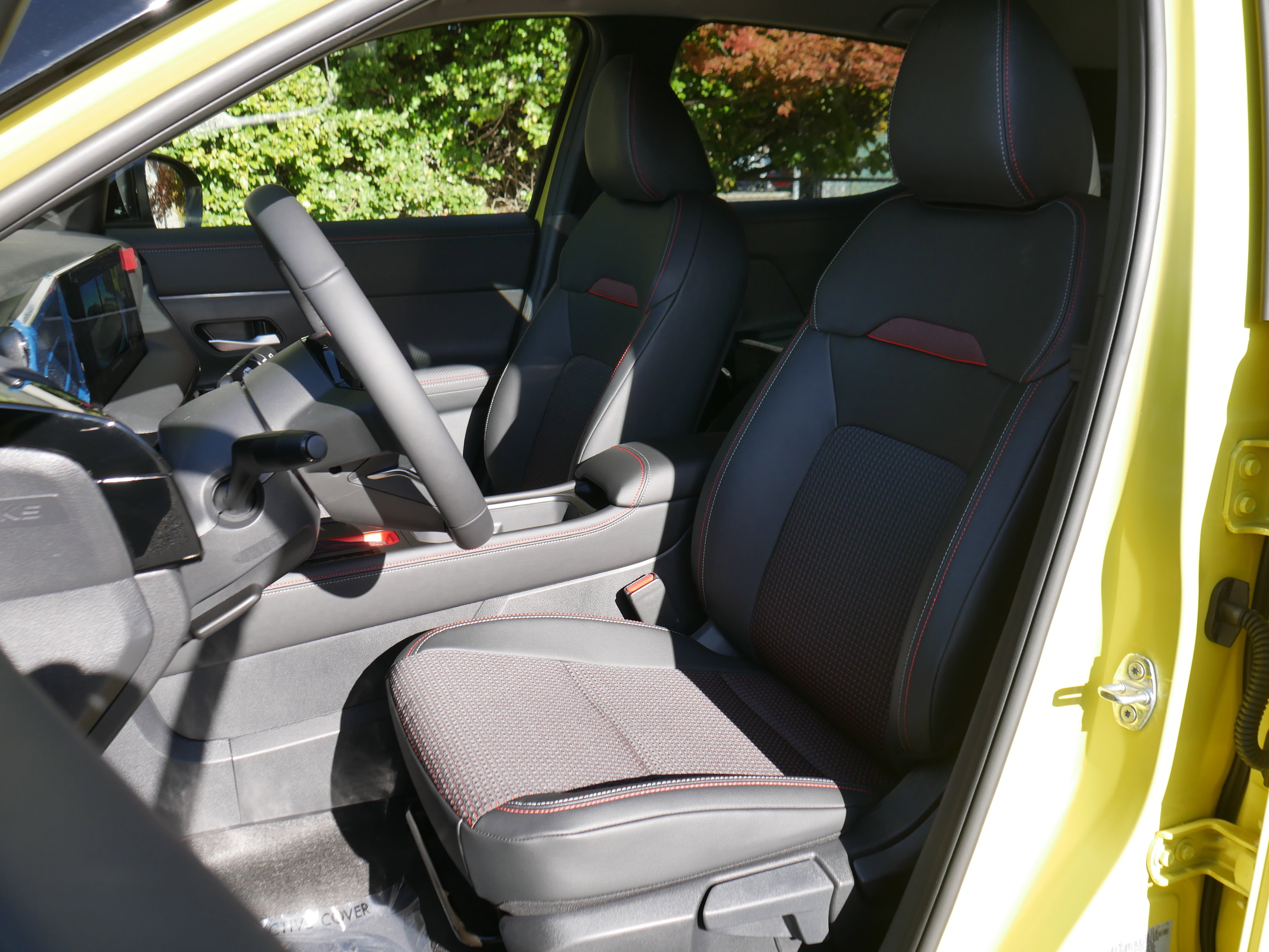 New 2026 Nissan Kicks SR w/ Cold Weather Package image 30