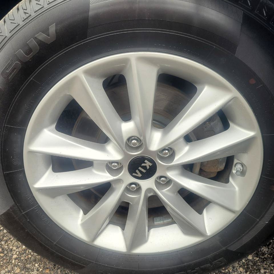 Used 2020 Kia Sorento LX AWD/4WD image 44