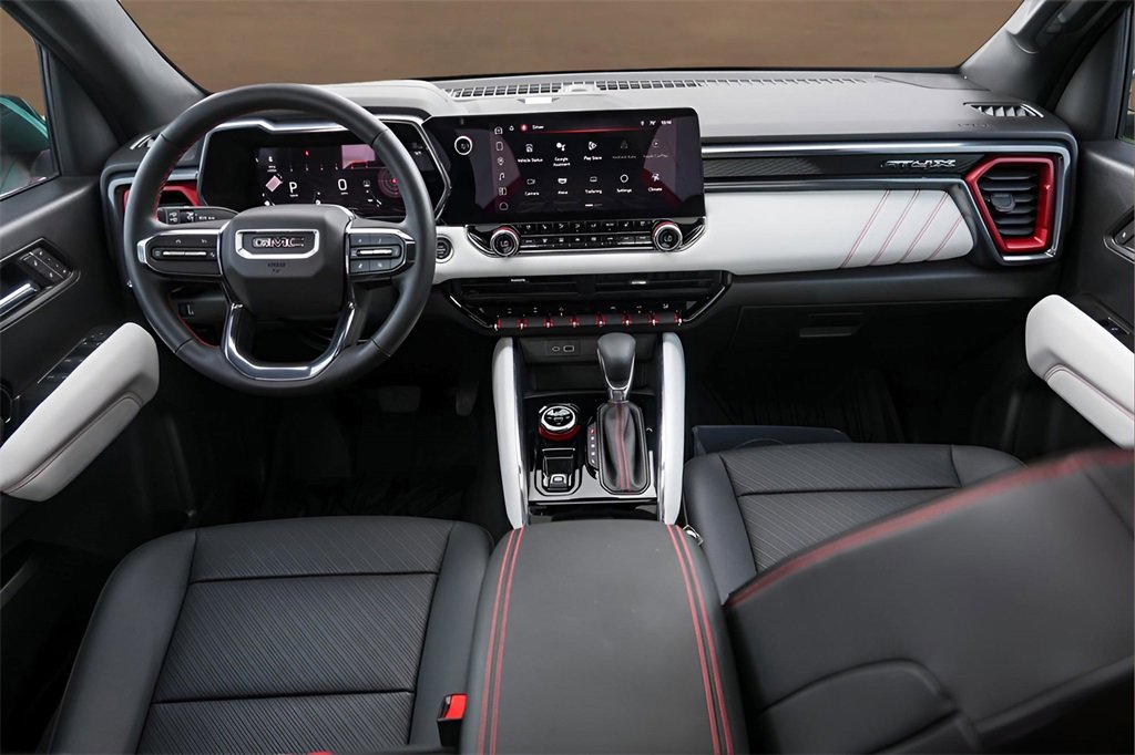 Used 2024 GMC Canyon AT4X image 27