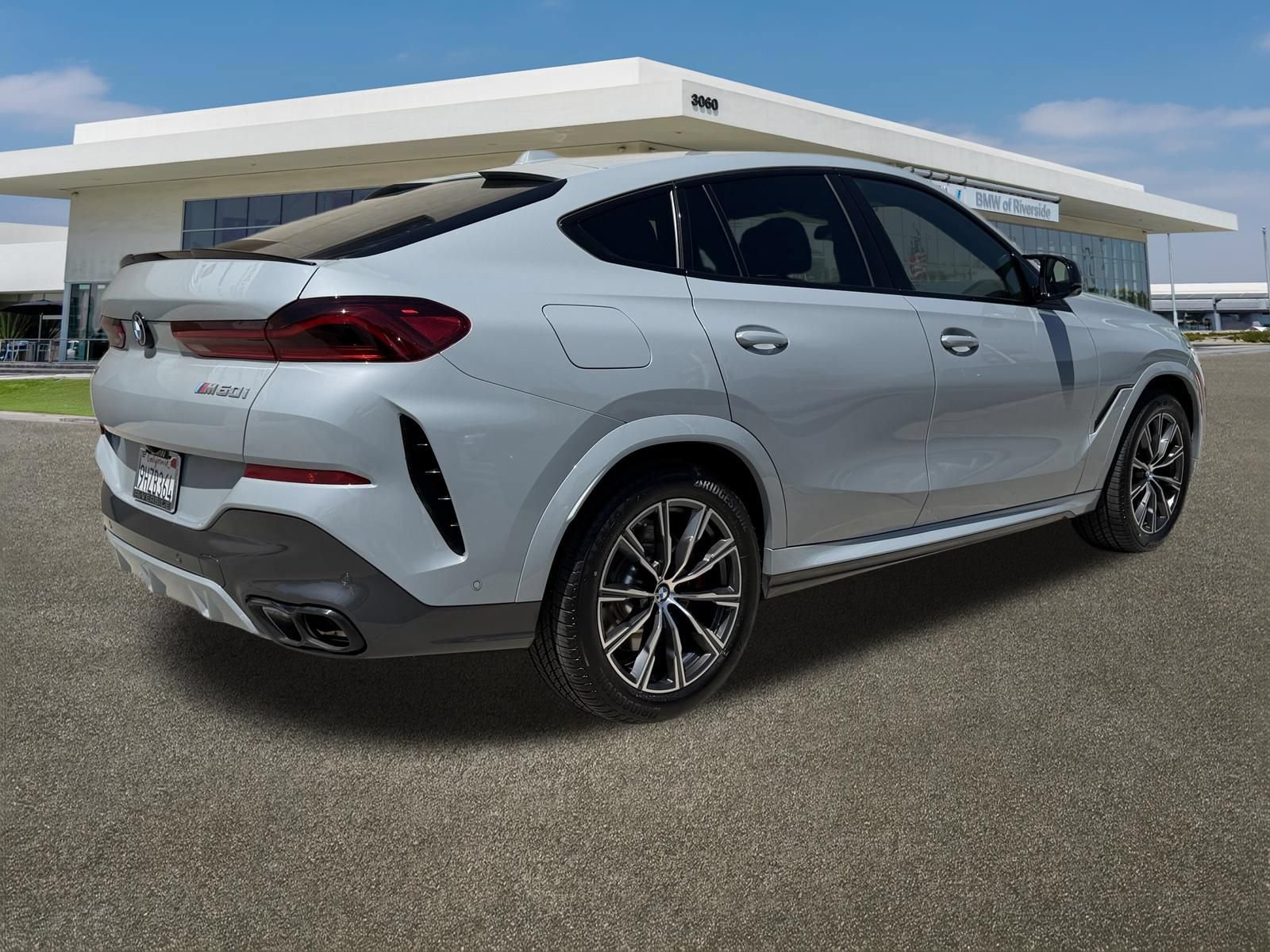 Certified 2024 BMW X6 M60i w/ Dynamic Handling Package AWD/4WD image 11