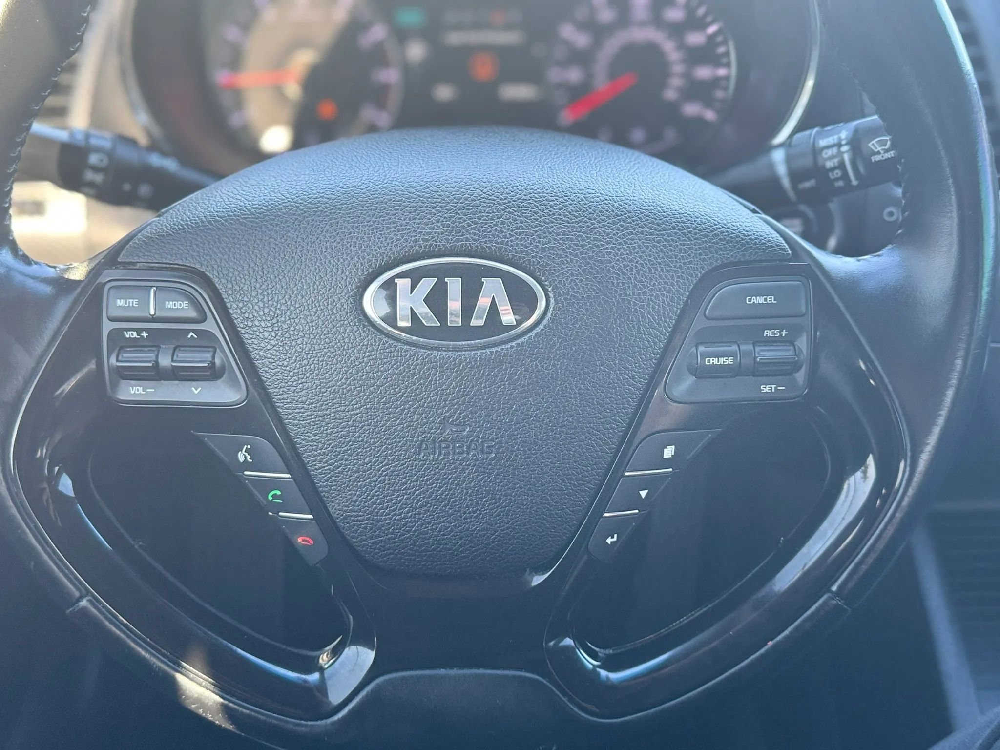 Used 2018 Kia Forte S w/ S Technology Plus Package FWD image 11
