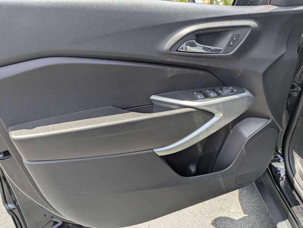 Used 2025 Chevrolet Trax LS FWD image 15
