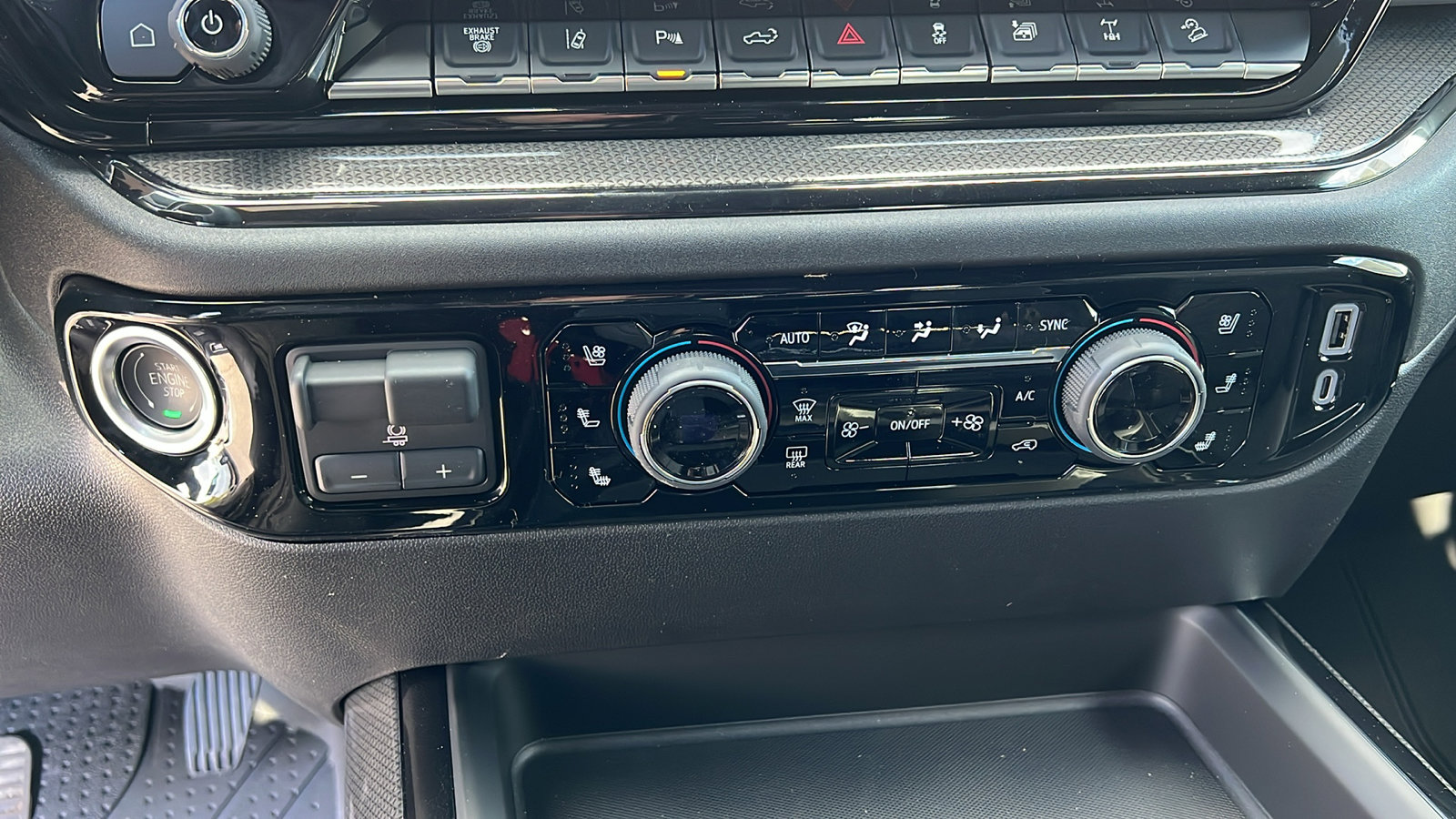 New 2026 Chevrolet Silverado 2500 ZR2 w/ LPO, Dark Essentials Package image 25