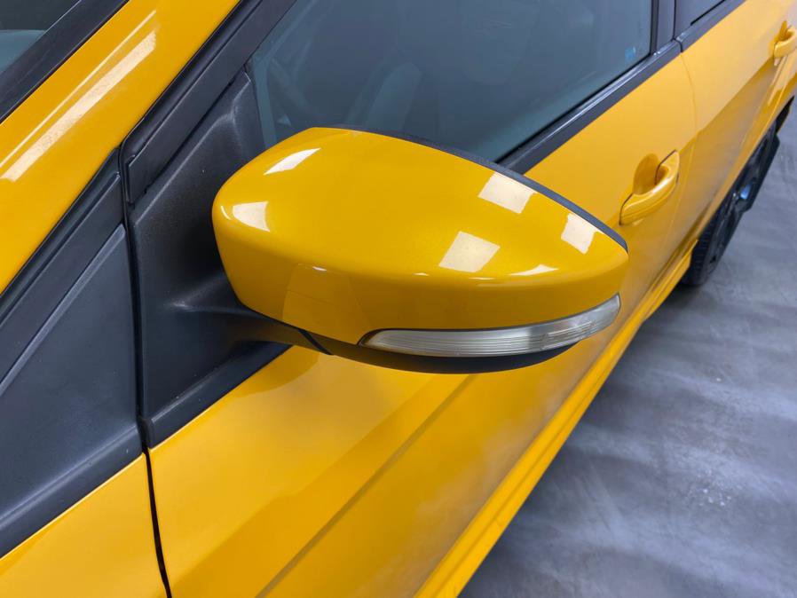 Used 2015 Ford Focus ST w/ Equipment Group 401A image 10