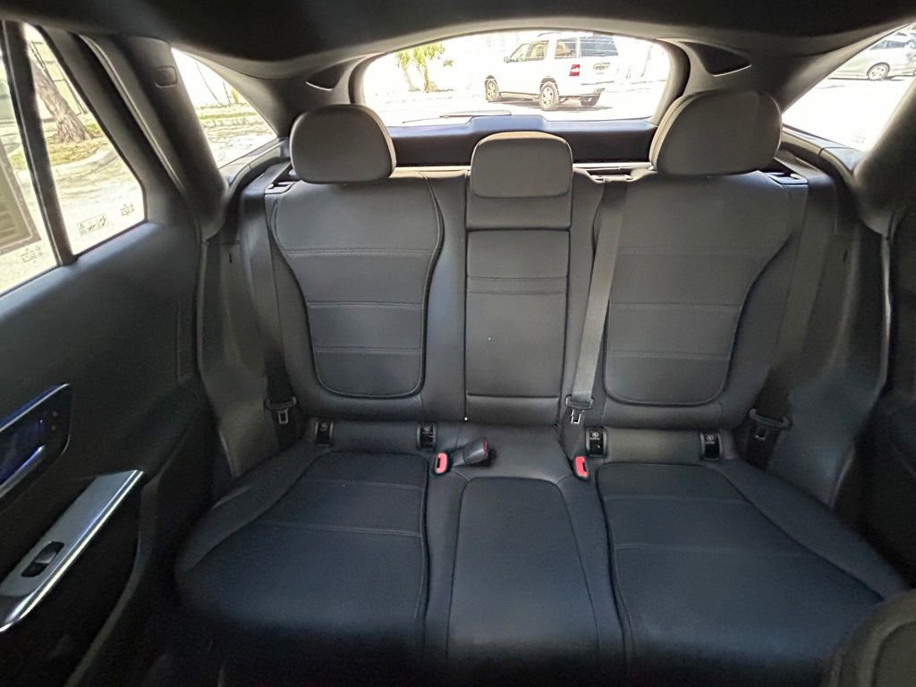 Used 2023 Mercedes-Benz GLC 300 4MATIC w/ Exclusive Trim Package image 13