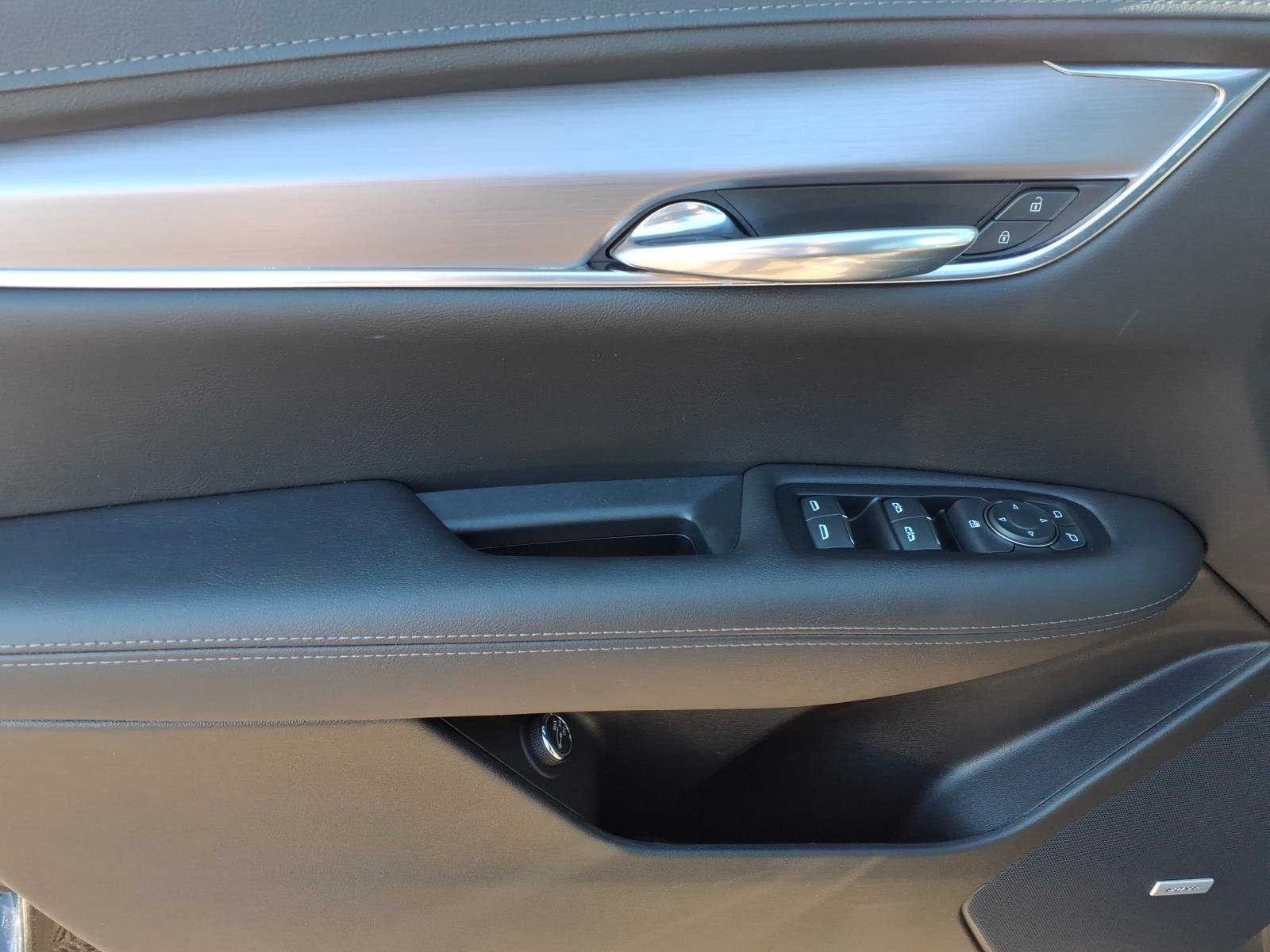 Certified 2023 Cadillac XT5 Premium Luxury AWD/4WD image 18