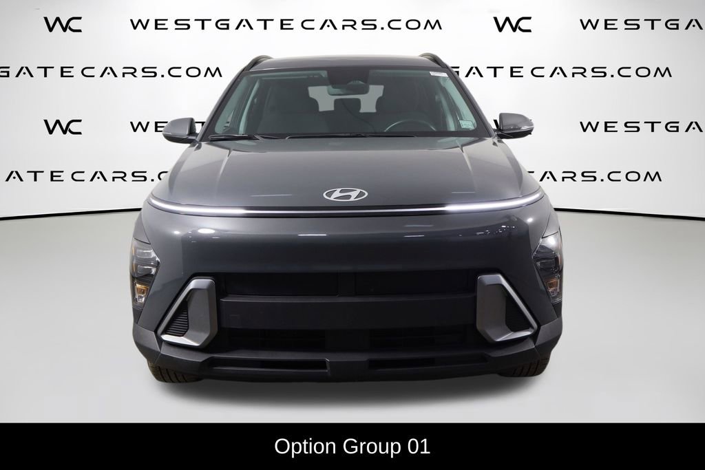 Used 2025 Hyundai Kona SEL image 2