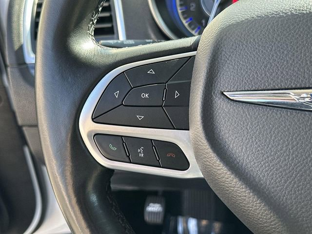 Used 2022 Chrysler 300 Touring image 34