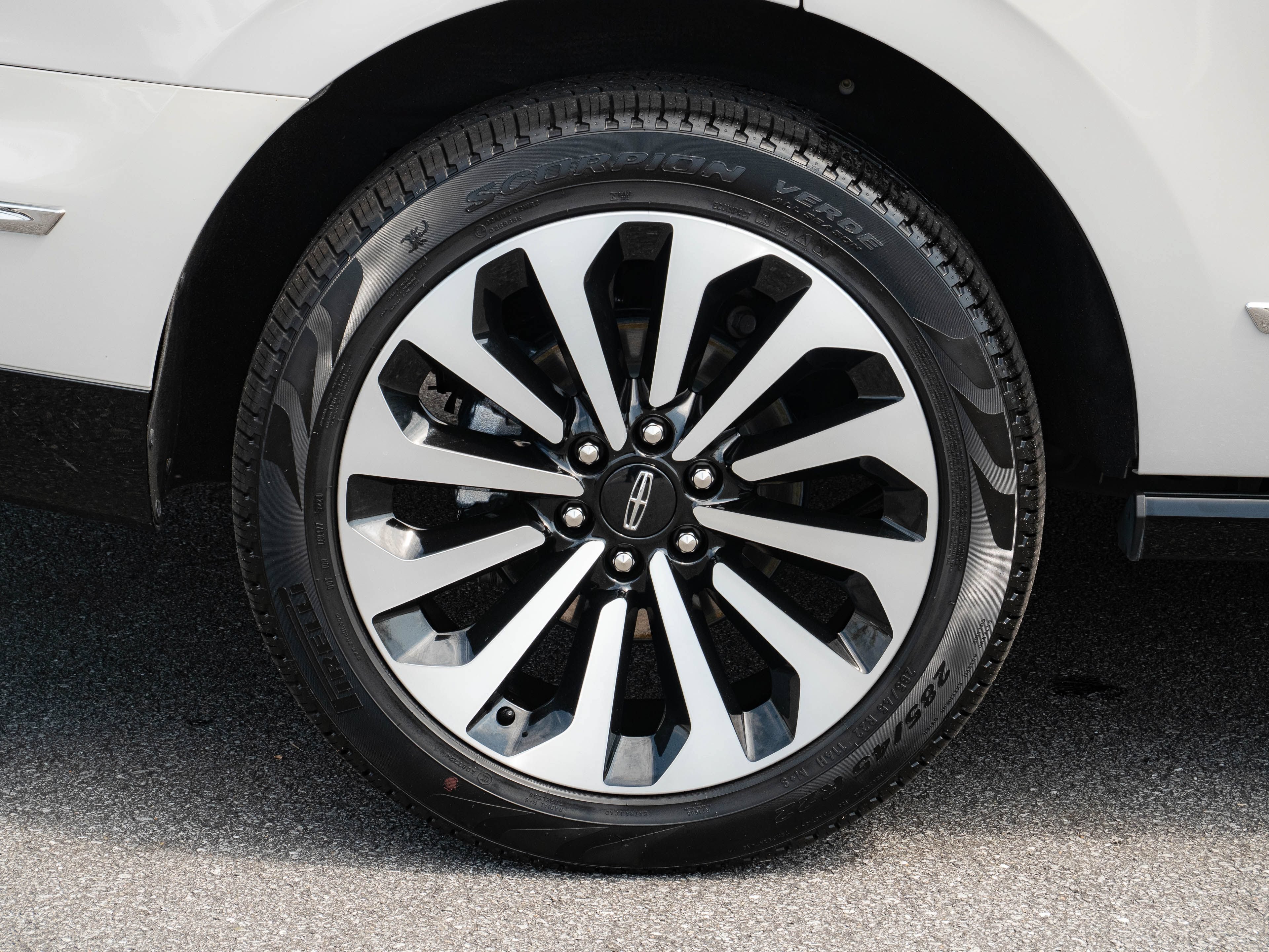 Used 2024 Lincoln Navigator Reserve AWD/4WD image 39
