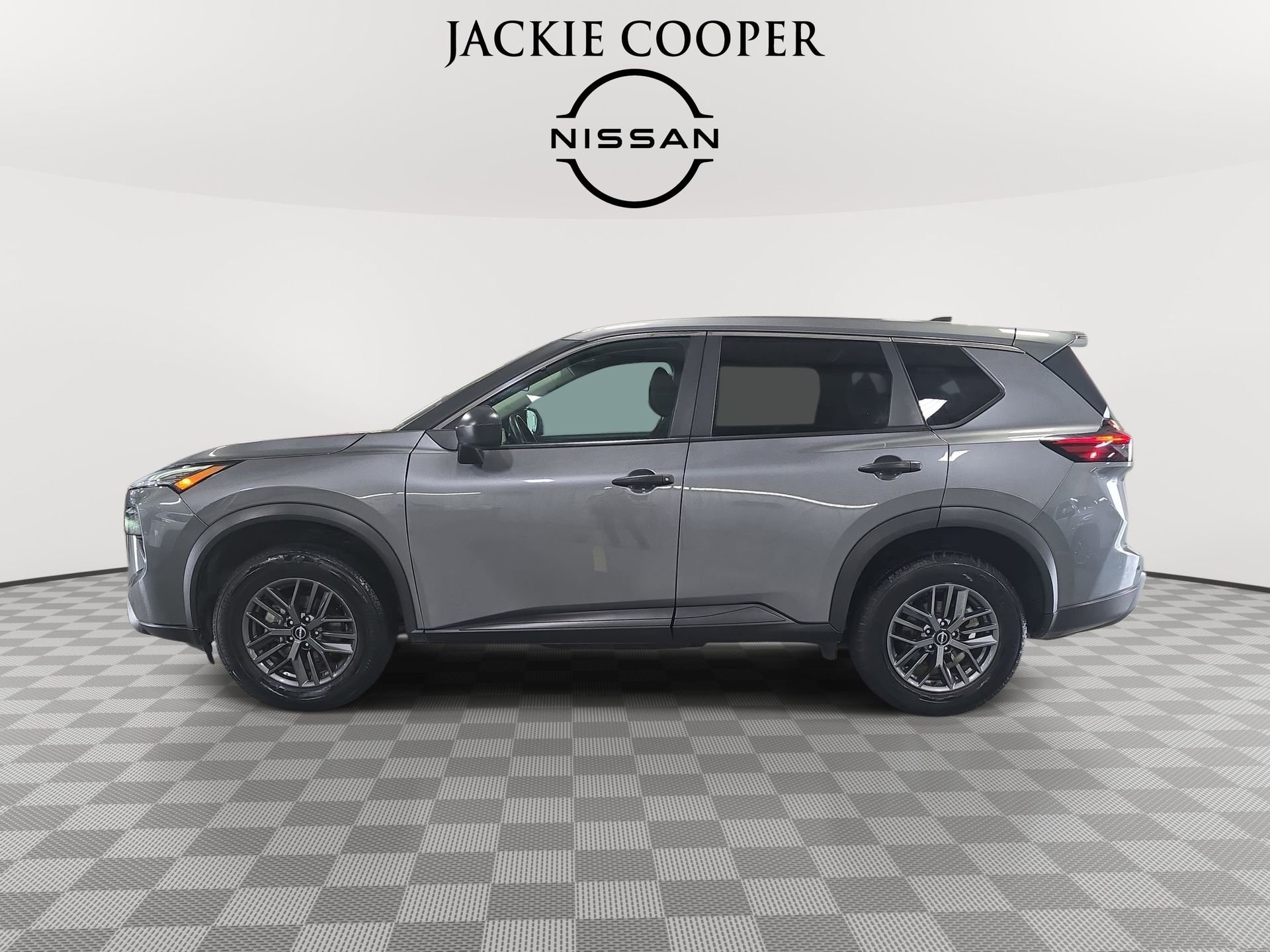 Used 2024 Nissan Rogue S FWD image 8