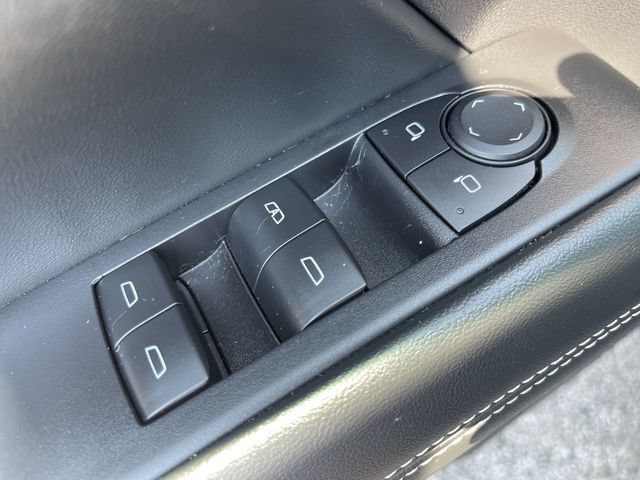 Used 2025 GMC Terrain Elevation w/ Black Edition AWD/4WD image 13