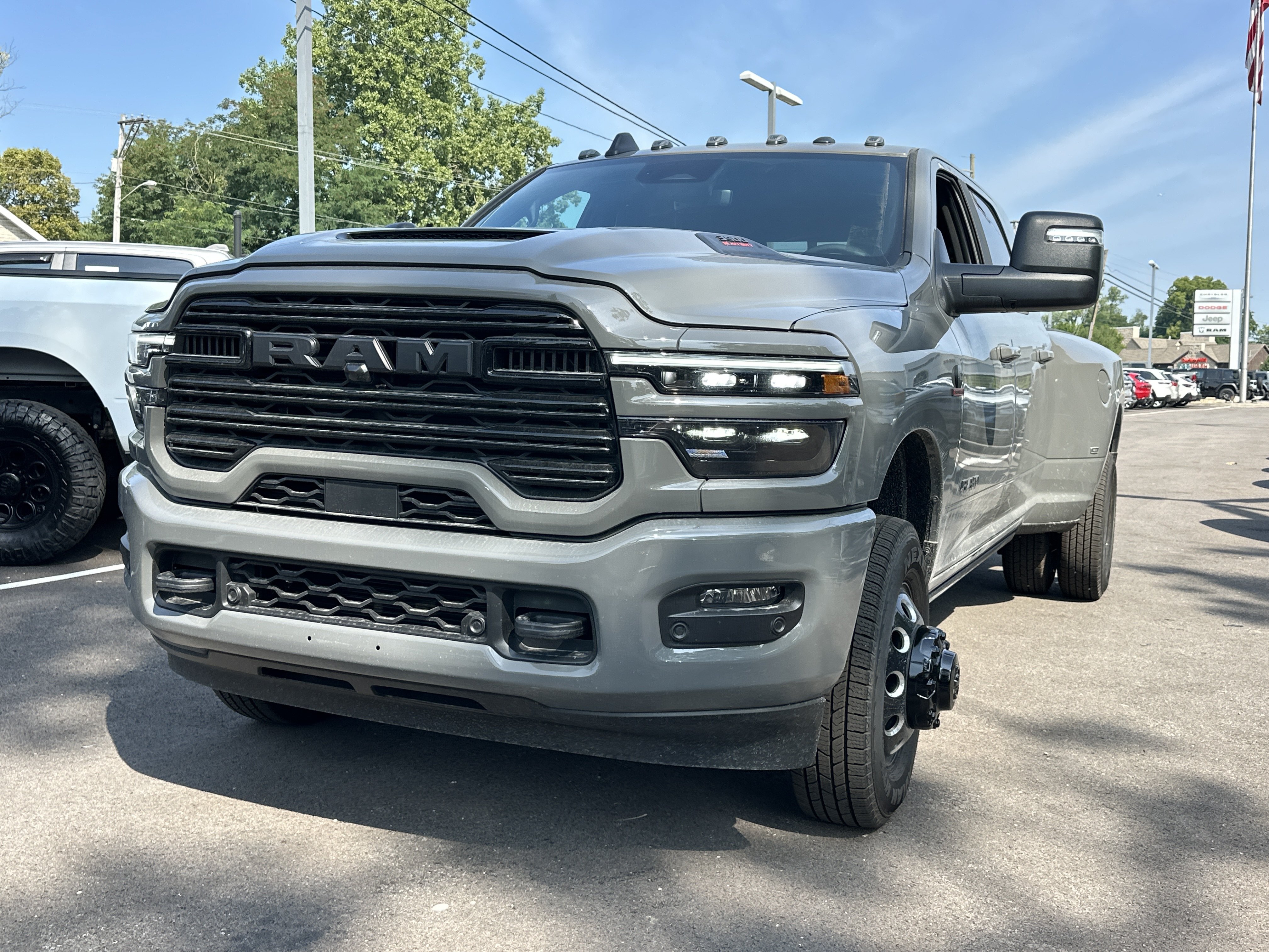 New 2026 RAM 3500 Laramie AWD/4WD image 24