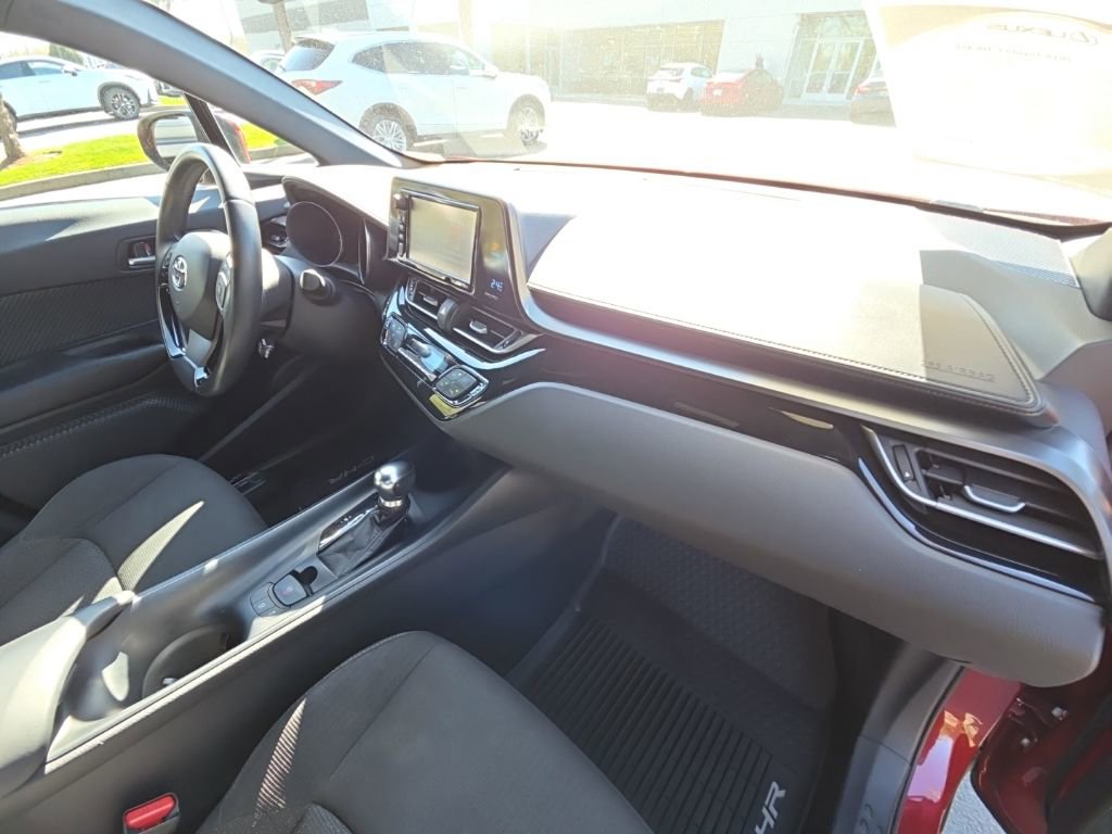 Used 2018 Toyota C-HR XLE image 20