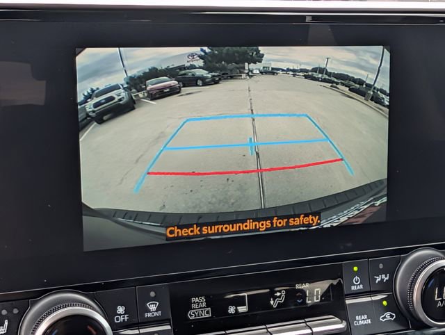 Used 2023 Toyota Highlander XLE FWD image 20