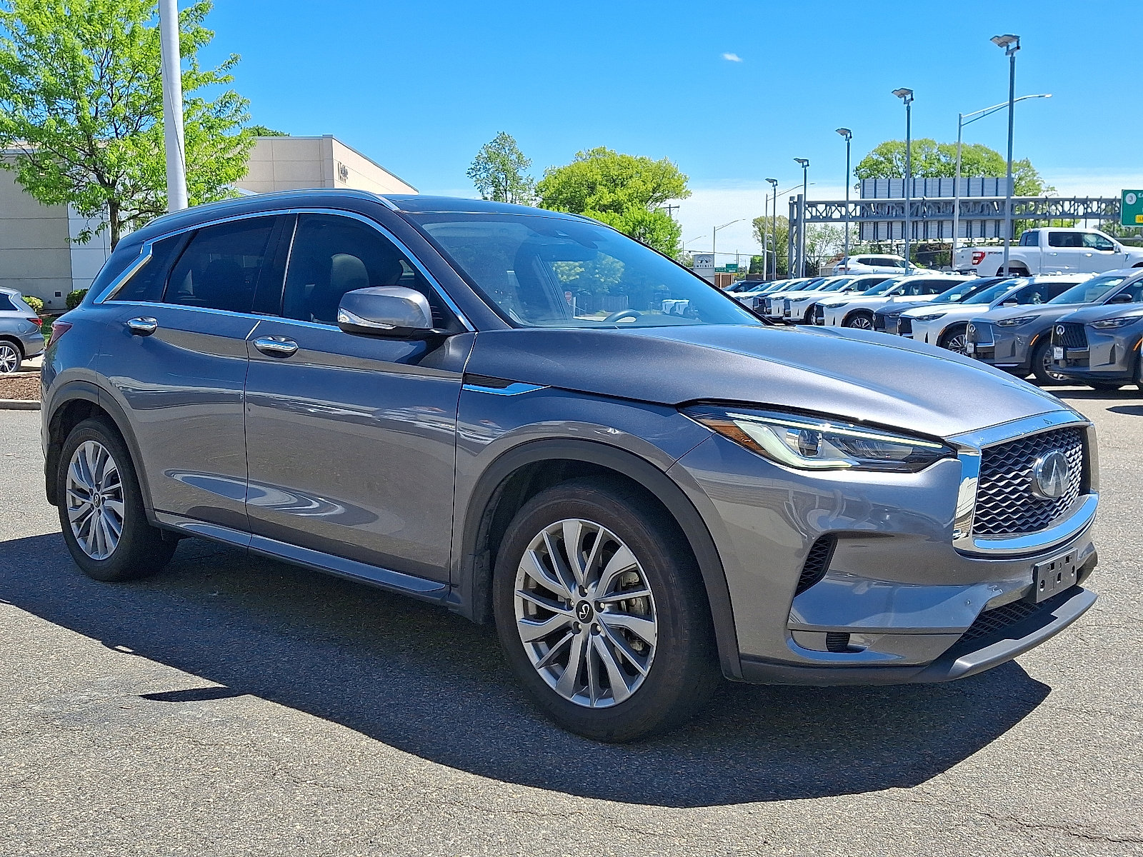 Used 2023 INFINITI QX50 Luxe w/ Cargo Package AWD/4WD image 3