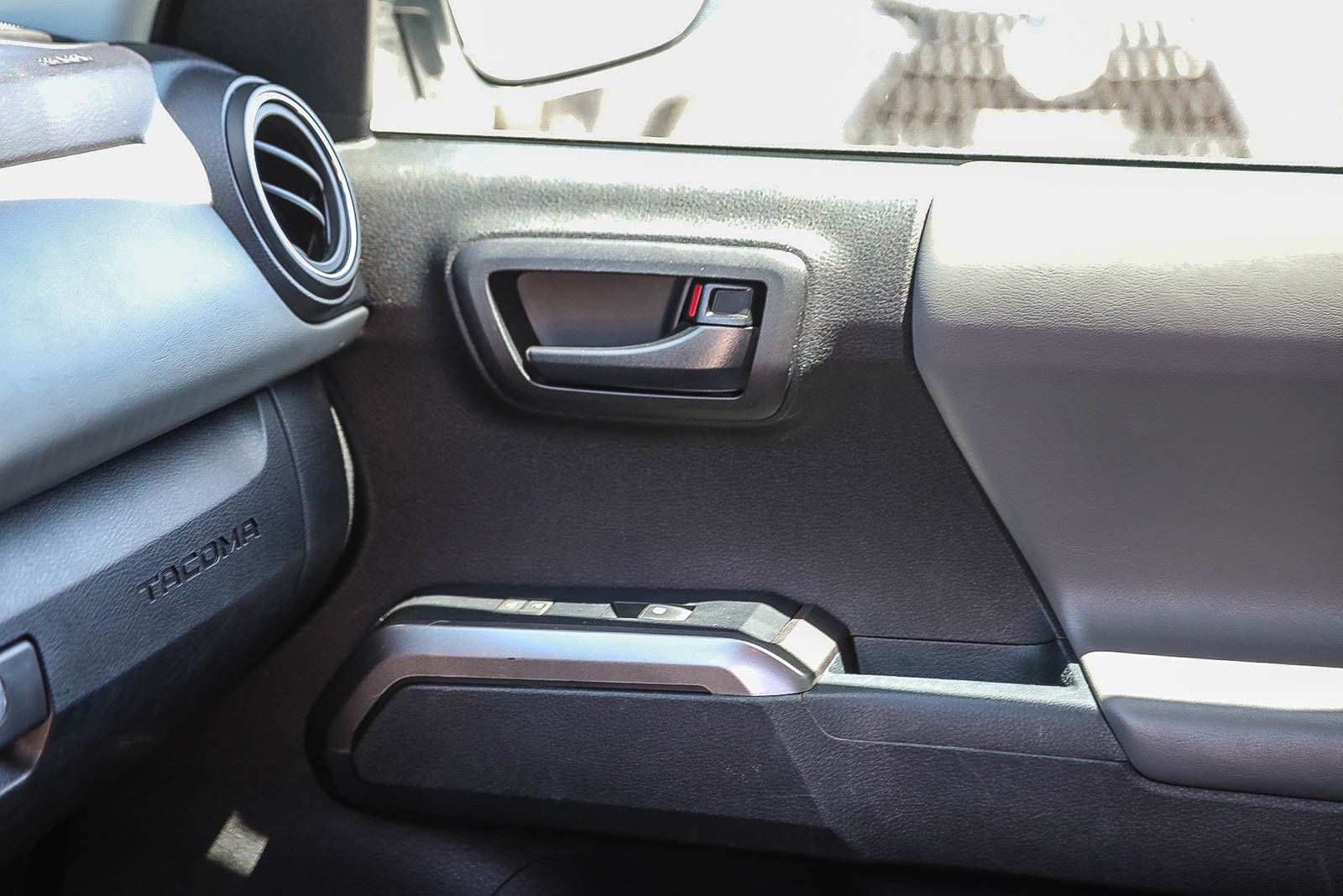 Used 2021 Toyota Tacoma SR5 RWD image 21