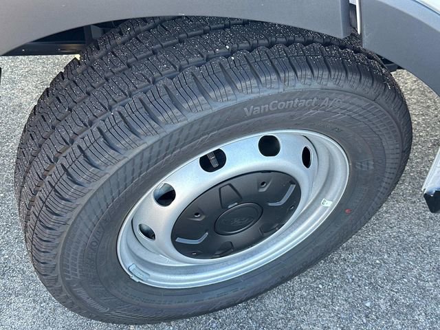 New 2025 Ford Transit 250 148 Medium Roof image 15