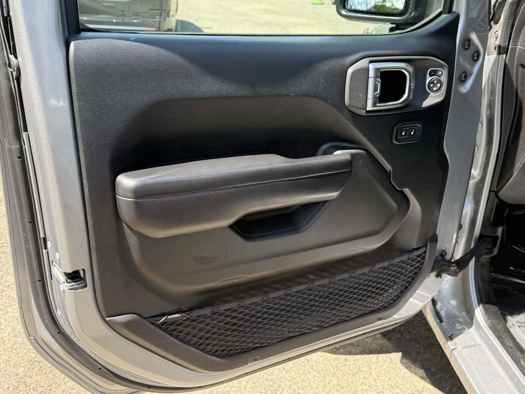 Used 2020 Jeep Gladiator Sport w/ Quick Order Package 24S AWD/4WD image 19