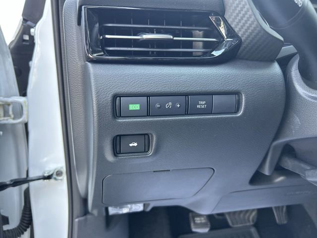 Certified 2025 Nissan Sentra SR w/ SR Premium Package FWD image 17