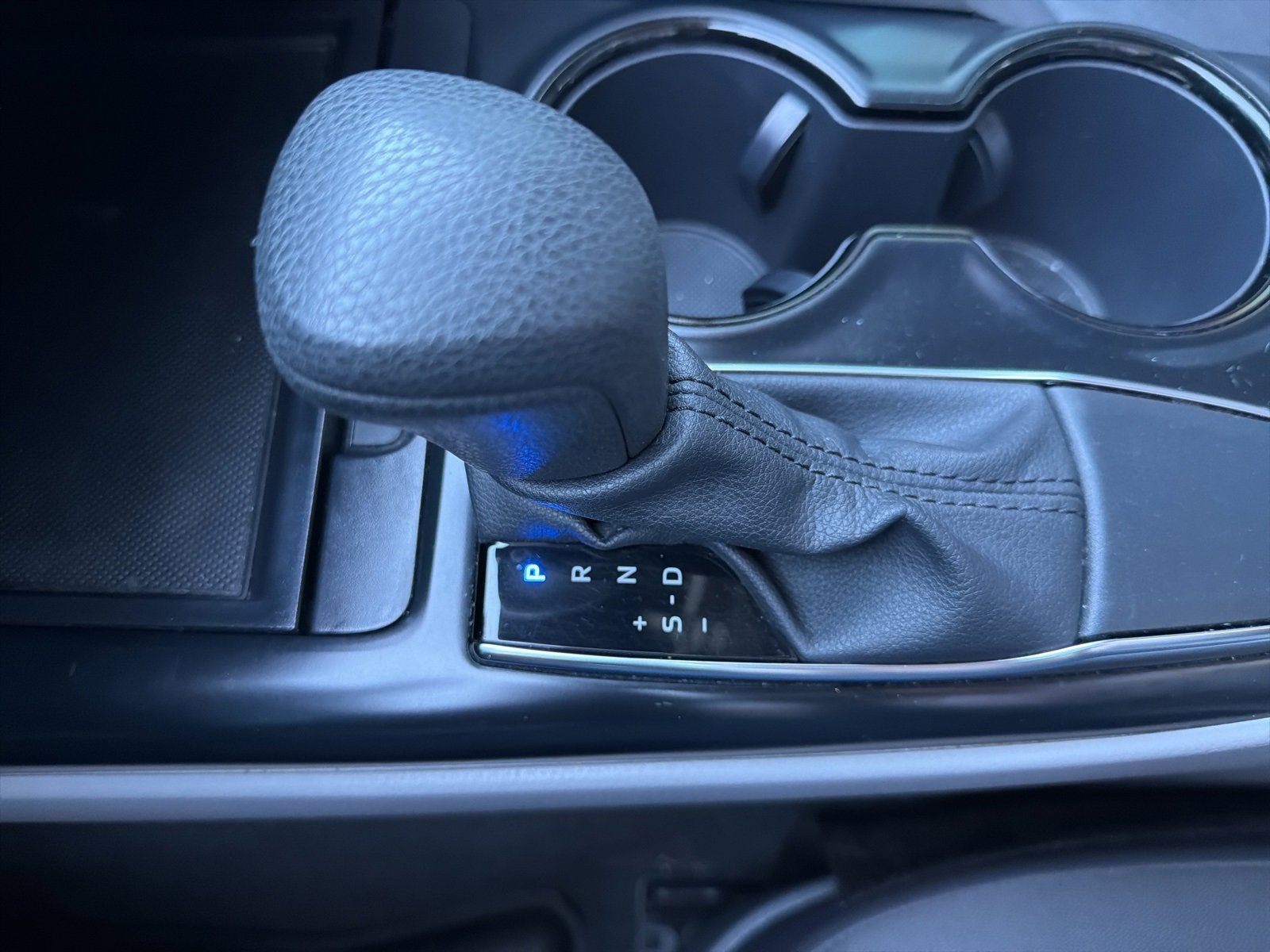 Used 2020 Toyota Camry LE image 43