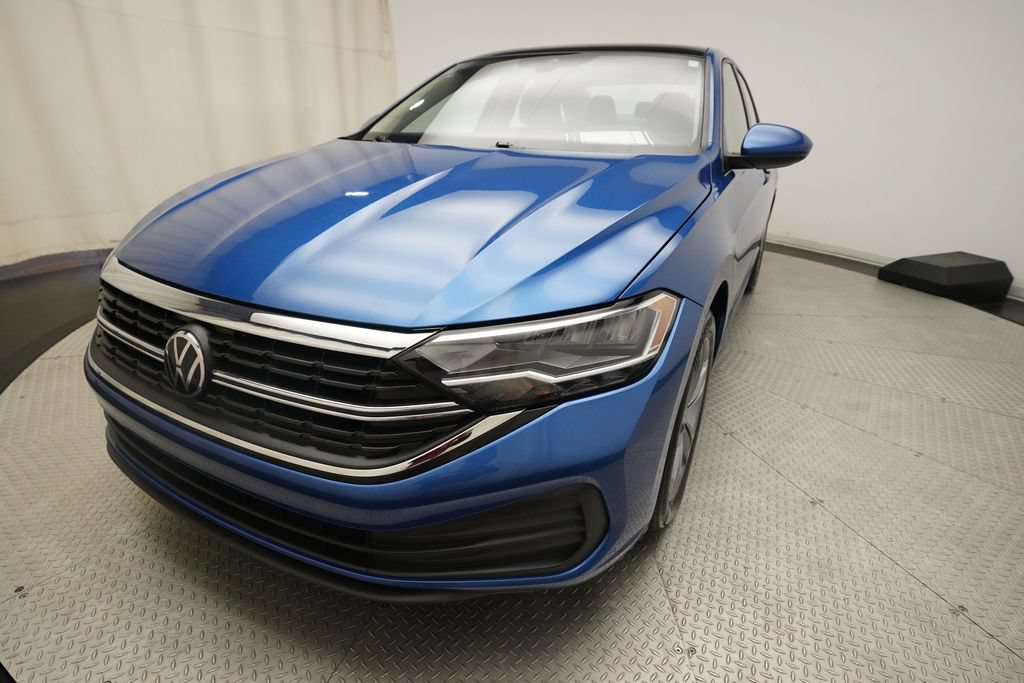 Used 2023 Volkswagen Jetta SE FWD image 12