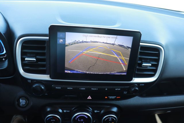 Used 2025 Hyundai Venue SEL image 25