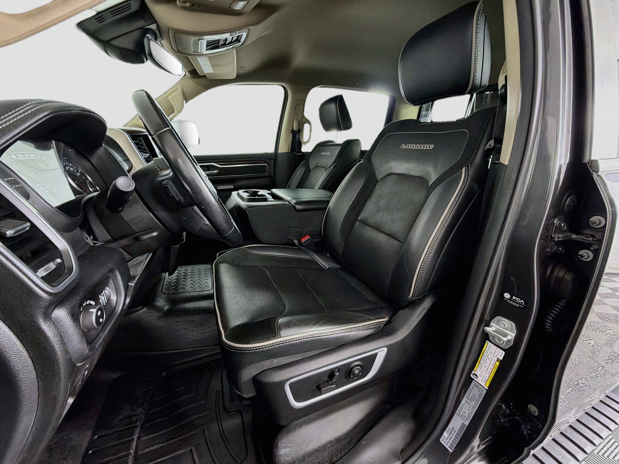 Used 2021 RAM 1500 Laramie AWD/4WD image 13