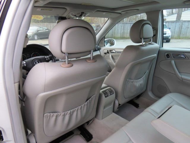 Used 2005 Mercedes-Benz C 320 Sedan image 13