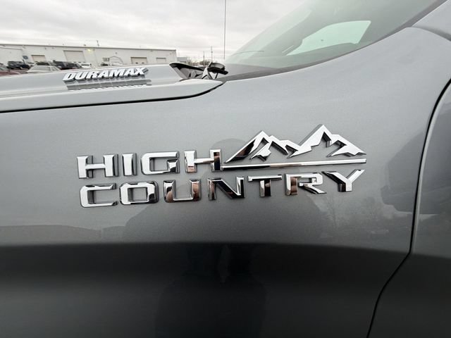 Certified 2025 Chevrolet Silverado 1500 High Country w/ High Country Premium Package AWD/4WD image 33