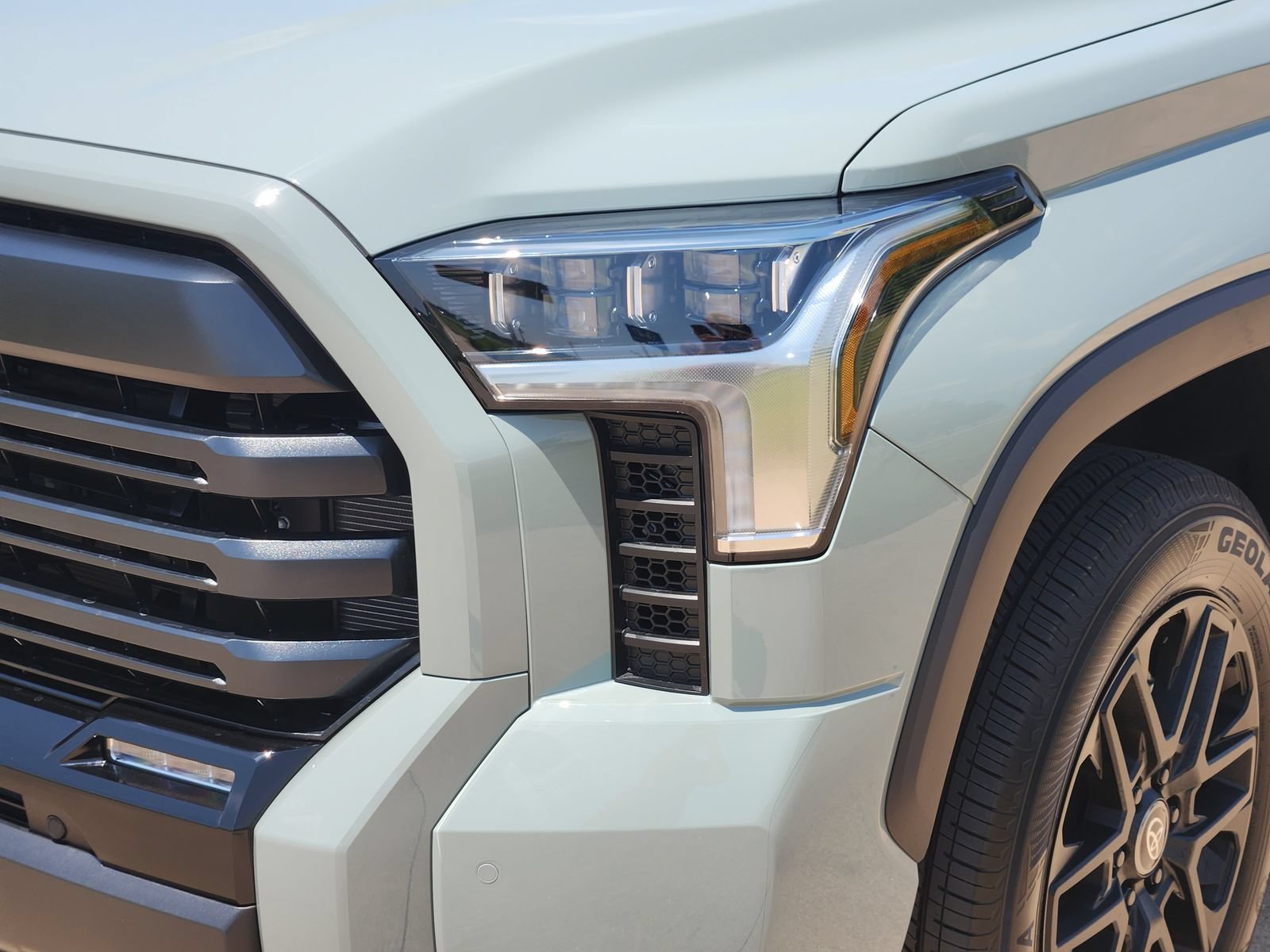 New 2026 Toyota Tundra Limited AWD/4WD image 9