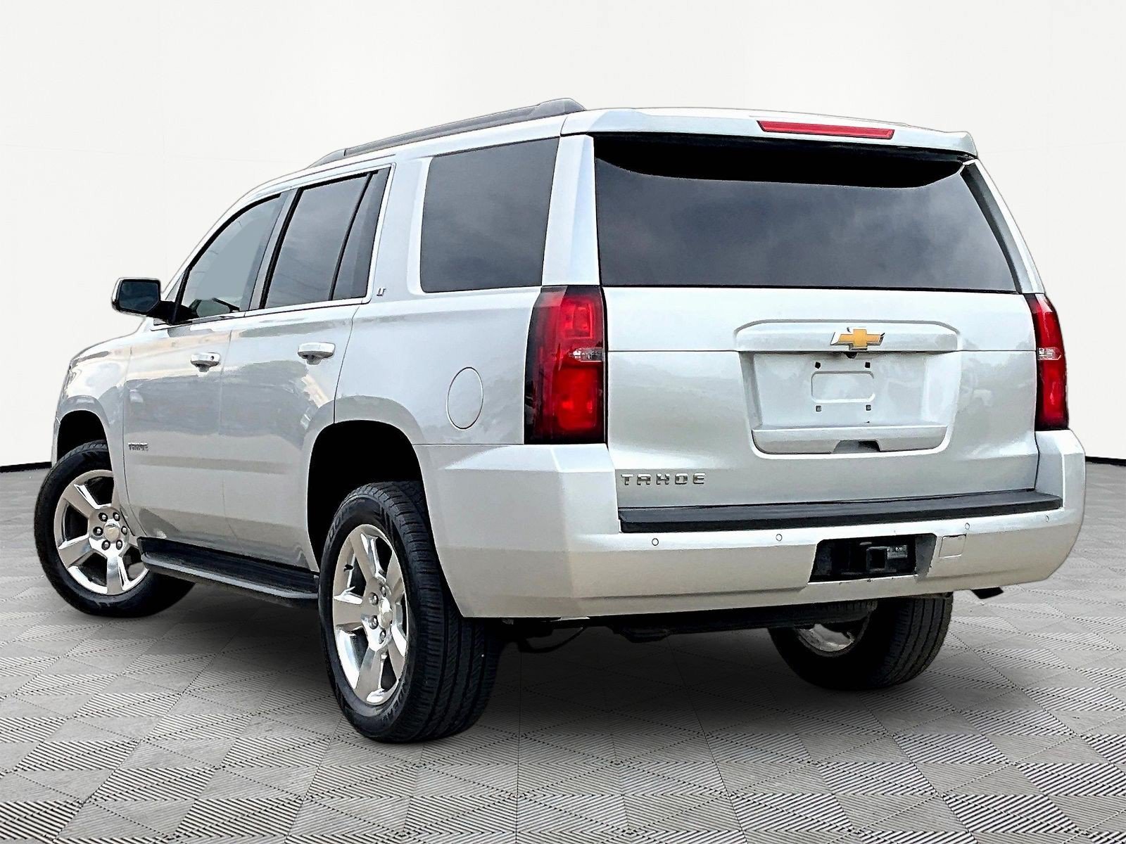 Used 2017 Chevrolet Tahoe LT RWD image 4