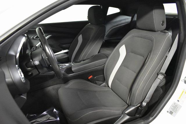 Used 2021 Chevrolet Camaro LT RWD image 9