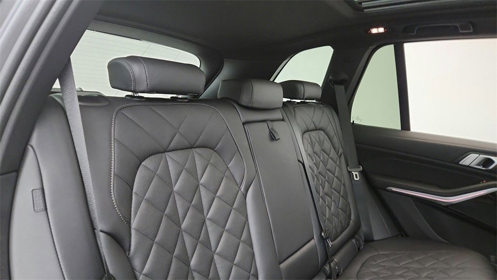 Used 2024 BMW X5 xDrive40i w/ Parking Assistance Package image 39