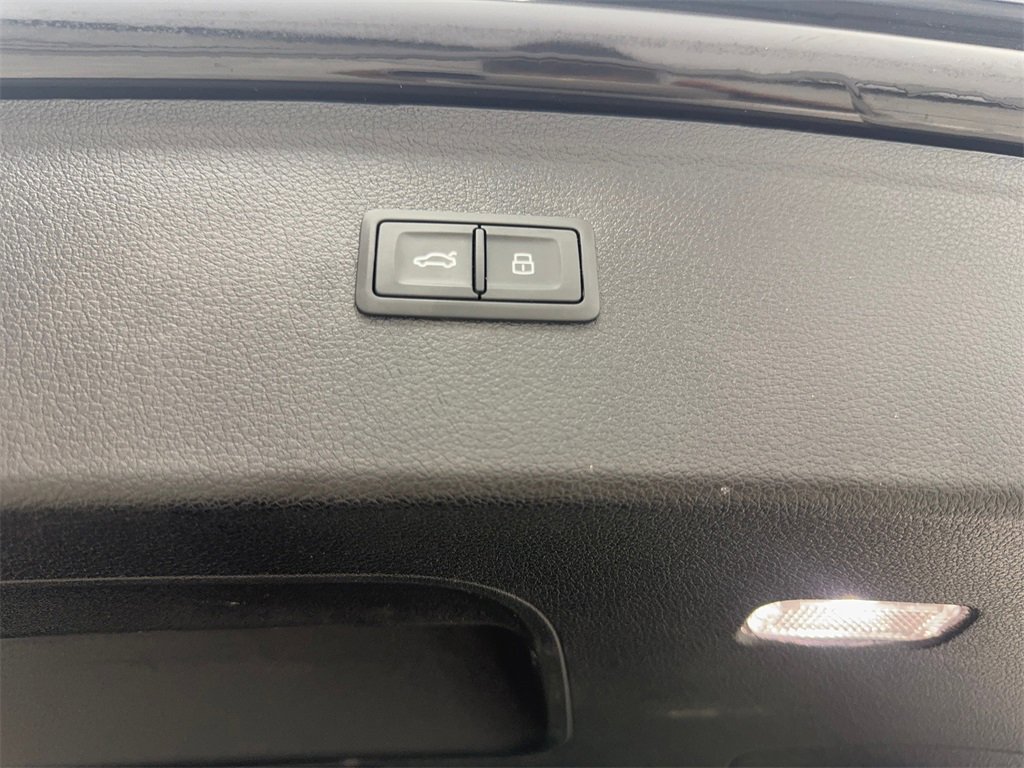 Used 2022 Audi Q5 2.0T Premium w/ Convenience Package image 85