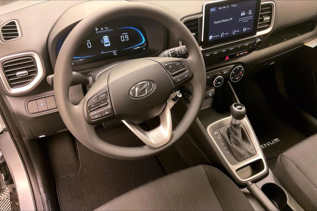New 2026 Hyundai Venue SE image 7