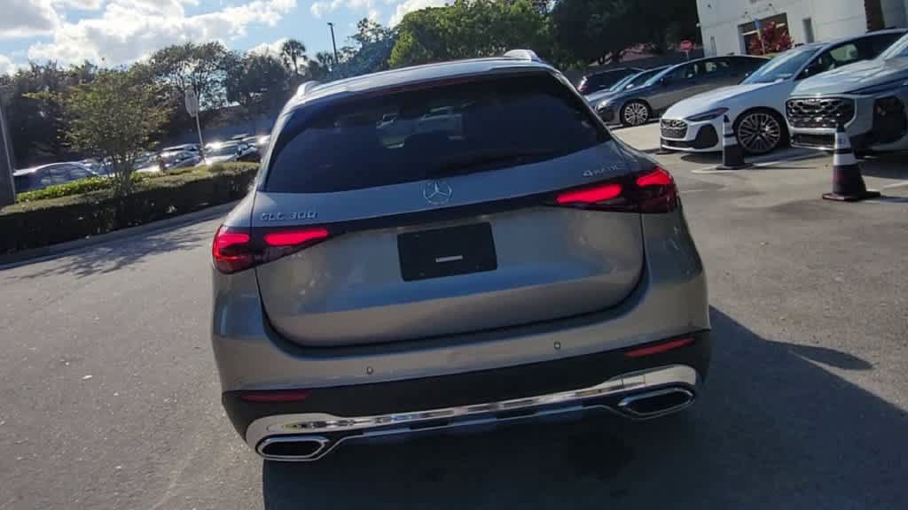 Used 2024 Mercedes-Benz GLC 300 4MATIC image 7