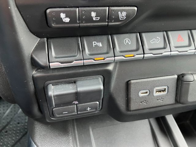 Used 2019 Chevrolet Silverado 1500 LTZ image 11