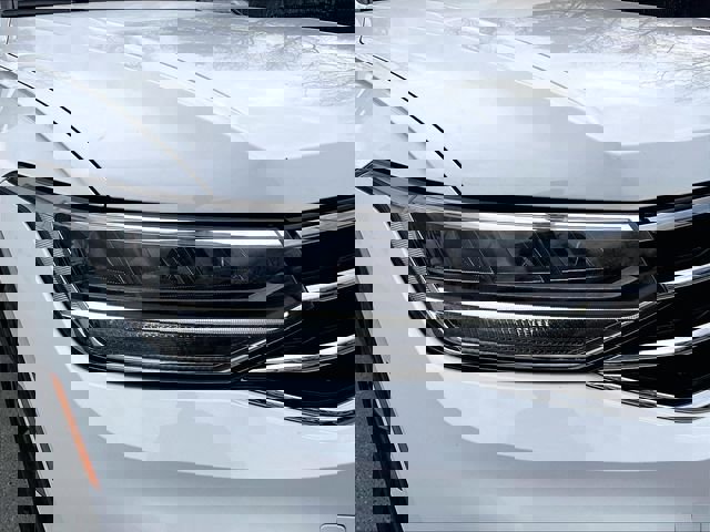 Used 2024 Volkswagen Tiguan SE image 30