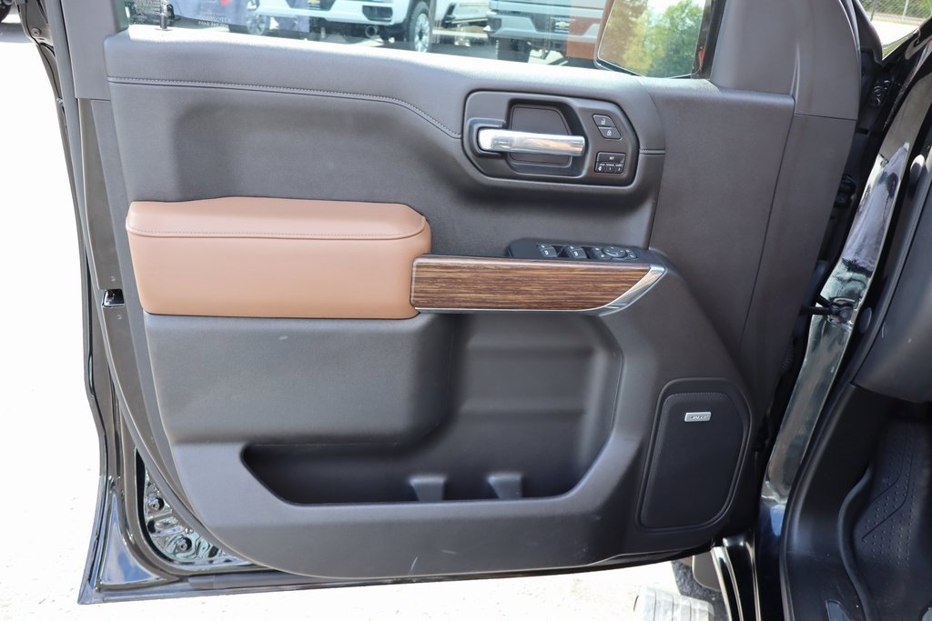 Used 2021 Chevrolet Silverado 1500 High Country w/ Technology Package image 28