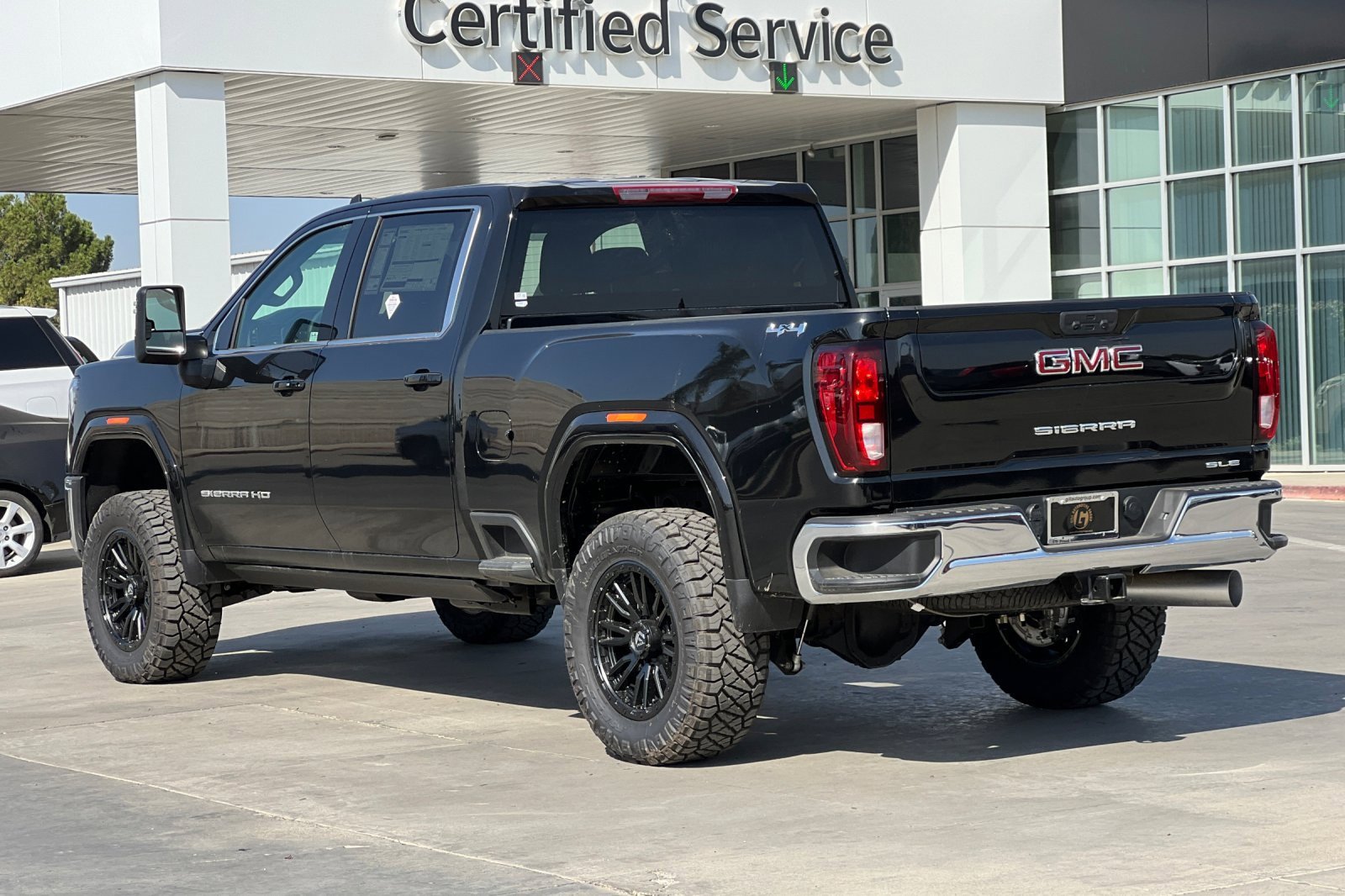 New 2024 GMC Sierra 2500 SLE w/ SLE Convenience Package image 4