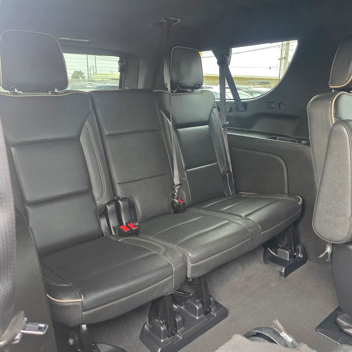 Used 2023 Chevrolet Suburban Premier RWD image 16