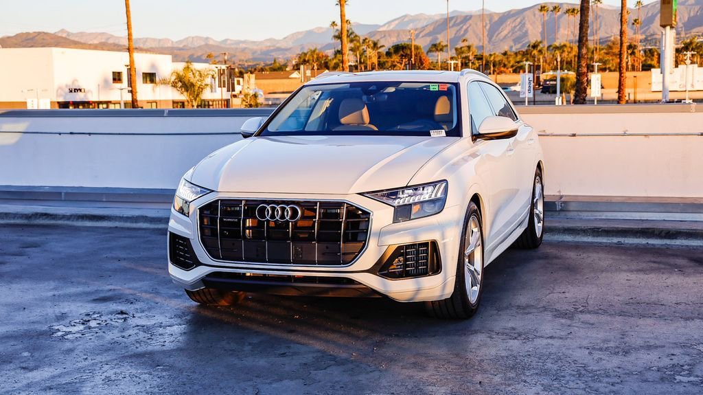 Used 2023 Audi Q8 Prestige w/ Prestige Package image 4