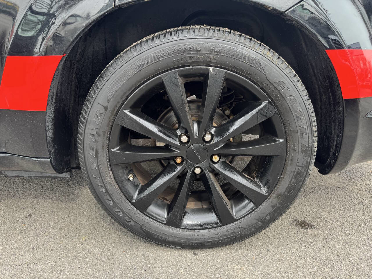 Used 2013 Dodge Avenger SXT w/ Sun/Sound Group FWD image 2