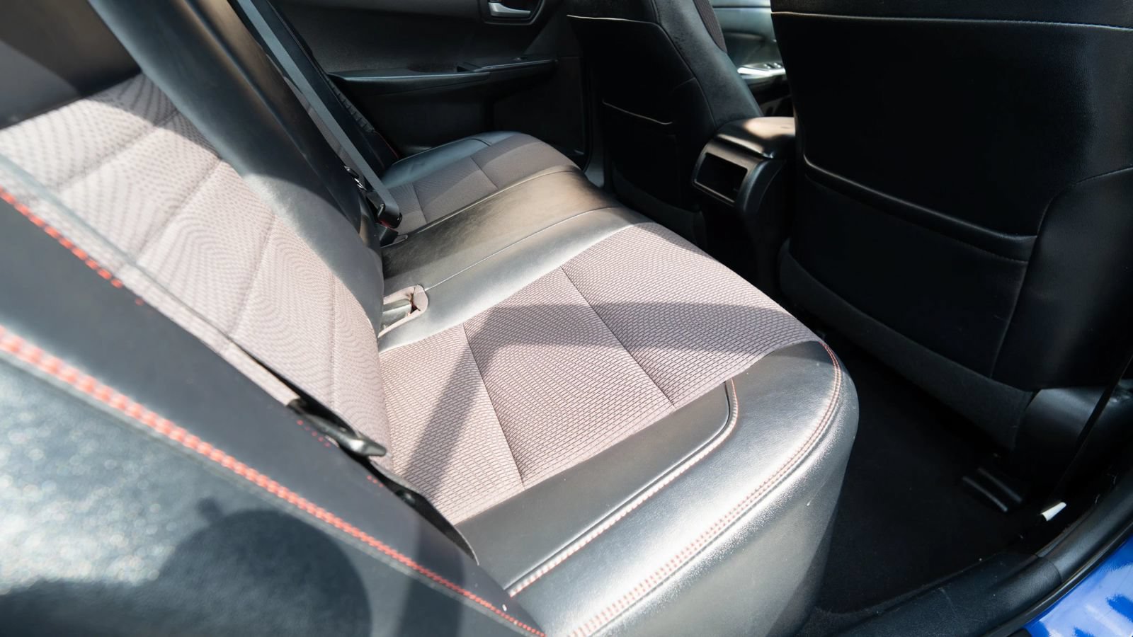 Used 2016 Toyota Camry SE FWD image 18