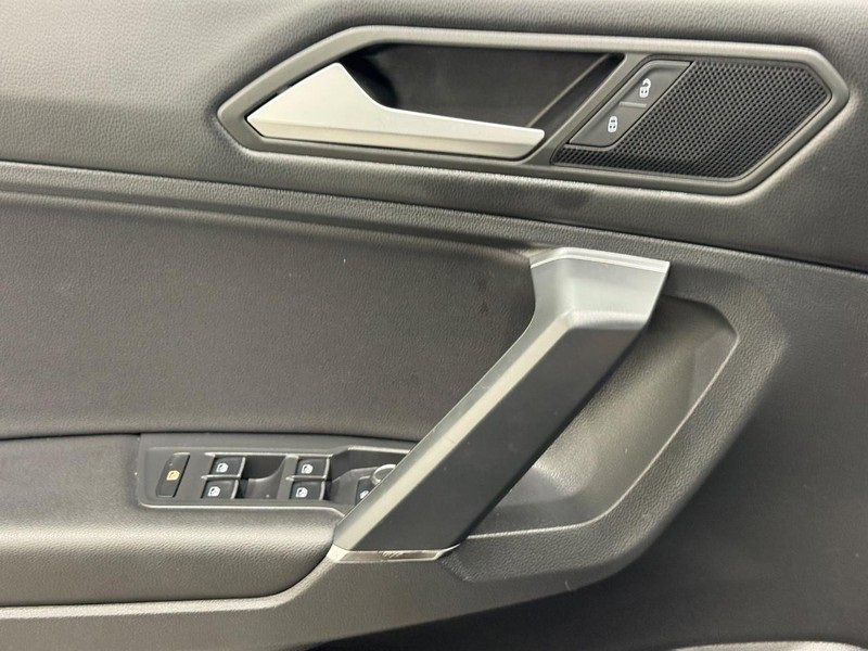 Used 2020 Volkswagen Tiguan SE image 22