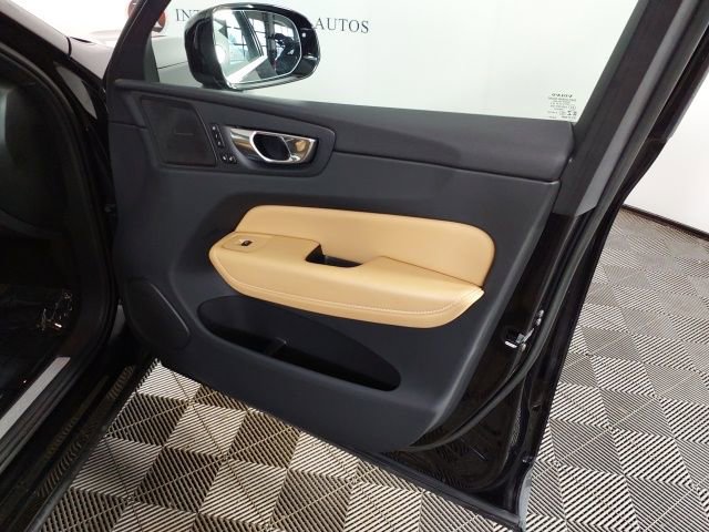 Used 2023 Volvo XC60 B5 Ultimate w/ Climate Package image 22
